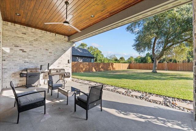 15719 S Tower Circle, Santa Fe, TX 77517