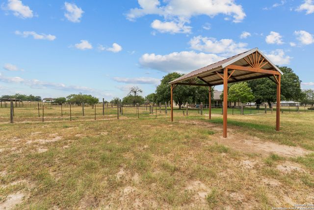 4997 Pittman Rd., Adkins, TX 78101
