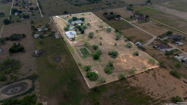 4997 Pittman Rd., Adkins, TX 78101