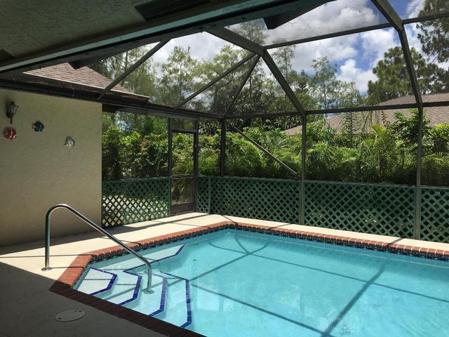 745 Juniper Place, Wellington, FL 33414