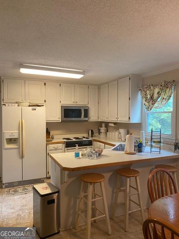 285 Mosby Woods Drive, Newnan, GA 30265