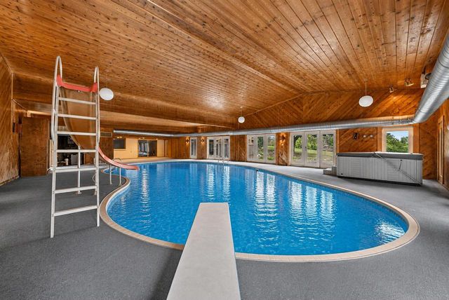W2179 Shamrock DRIVE, Sheboygan, WI 53083