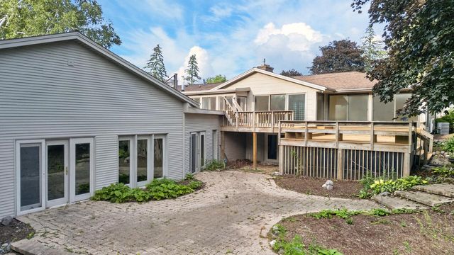 W2179 Shamrock DRIVE, Sheboygan, WI 53083