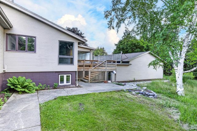 W2179 Shamrock DRIVE, Sheboygan, WI 53083