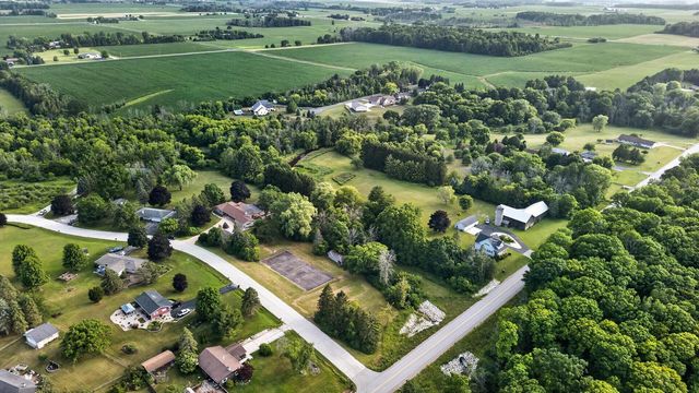 W2179 Shamrock DRIVE, Sheboygan, WI 53083