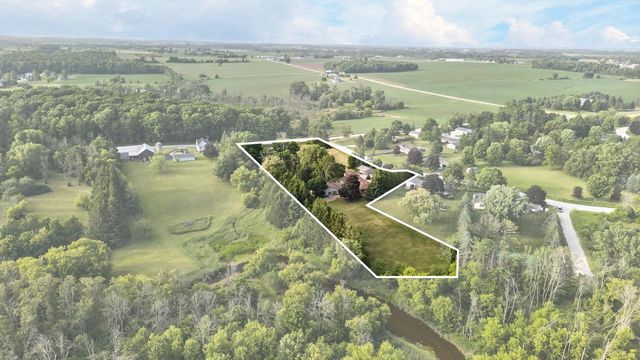W2179 Shamrock DRIVE, Sheboygan, WI 53083