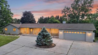 W2179 Shamrock DRIVE, Sheboygan, WI 53083