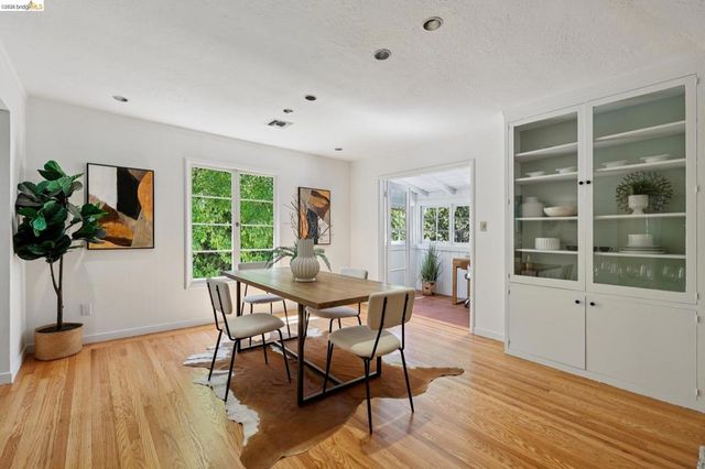 2 Mall Court, Oakland, CA 94611