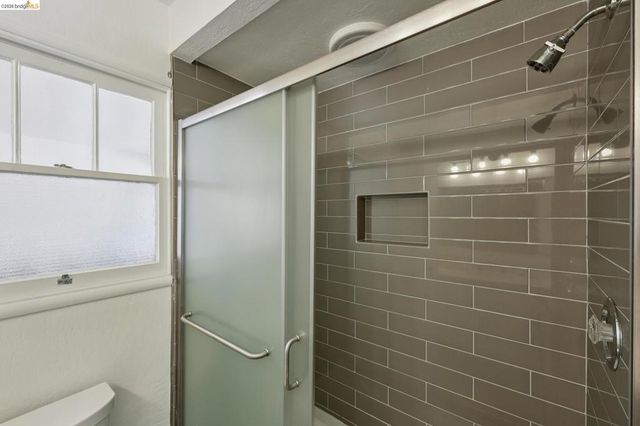 2 Mall Court, Oakland, CA 94611