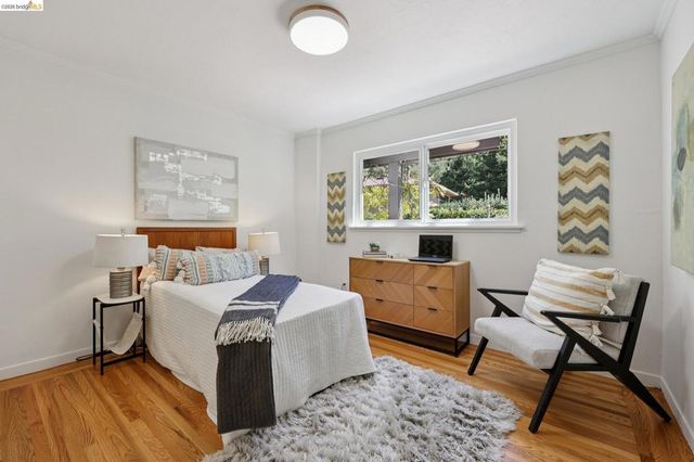 2 Mall Court, Oakland, CA 94611