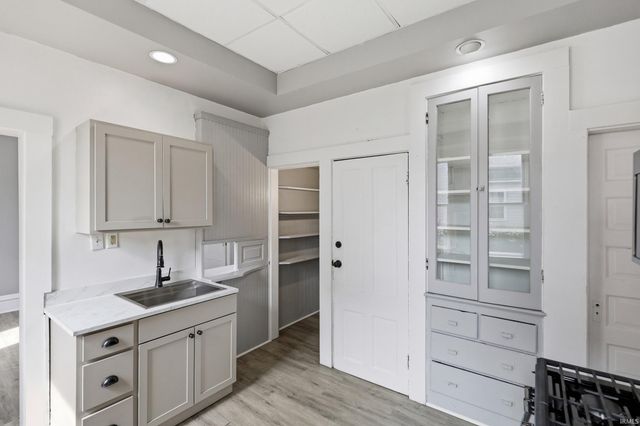 223 W Woodland Avenue, Fort Wayne, IN 46807