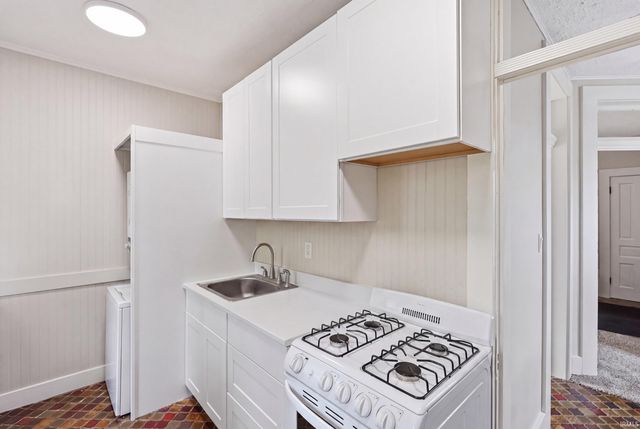 223 W Woodland Avenue, Fort Wayne, IN 46807