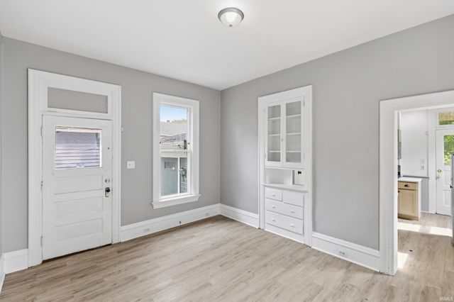 223 W Woodland Avenue, Fort Wayne, IN 46807