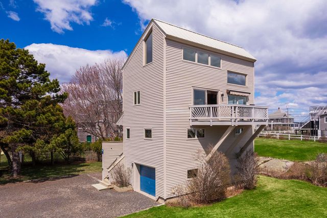 154 Cycad Avenue, York, ME 03909