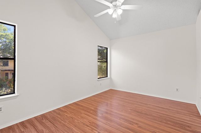 11901 Swearingen DR 63, Austin, TX 78758