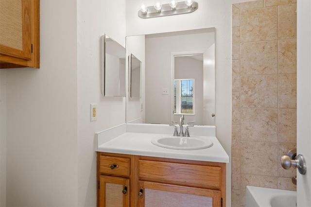 11901 Swearingen DR 63, Austin, TX 78758