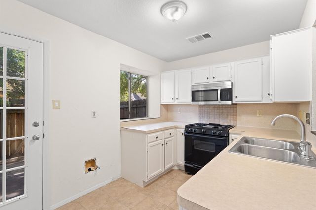 11901 Swearingen DR 63, Austin, TX 78758