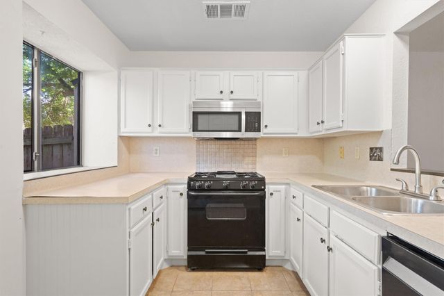 11901 Swearingen DR 63, Austin, TX 78758