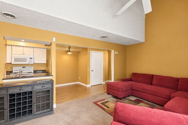 207 Lake St 77, Weymouth, MA 02189