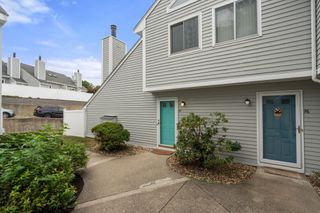 207 Lake St 77, Weymouth, MA 02189