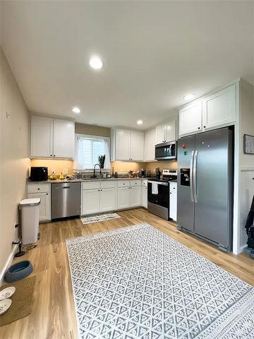 558 N Highland Avenue, Fayetteville, AR 72701