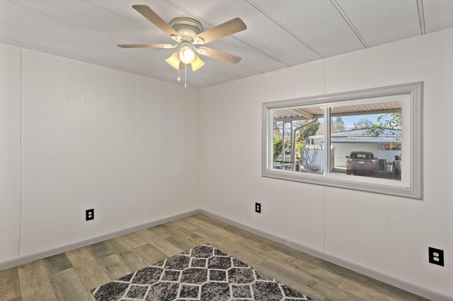 281 Lakeview Drive, Grants Pass, OR 97526