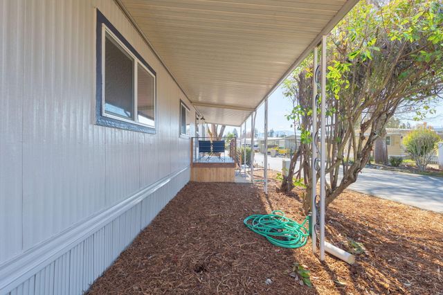 281 Lakeview Drive, Grants Pass, OR 97526