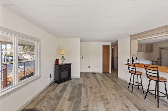 281 Lakeview Drive, Grants Pass, OR 97526