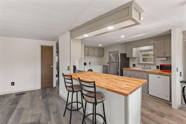 281 Lakeview Drive, Grants Pass, OR 97526