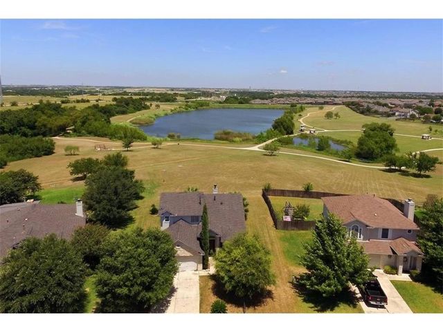 301 Lakemont DR, Hutto, TX 78634