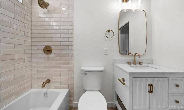 3825 Van Dyke 3, San Diego, CA 92105