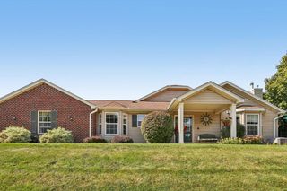5110 S Hidden DRIVE, Greenfield, WI 53221