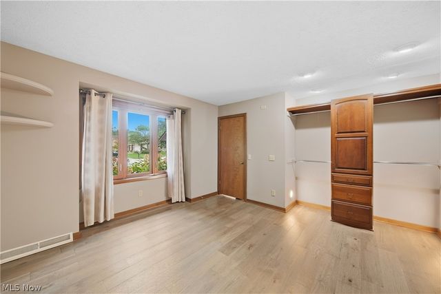 4727 Greenbriar Square NE, Canton, OH 44714
