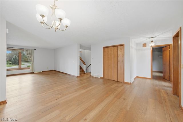 4727 Greenbriar Square NE, Canton, OH 44714