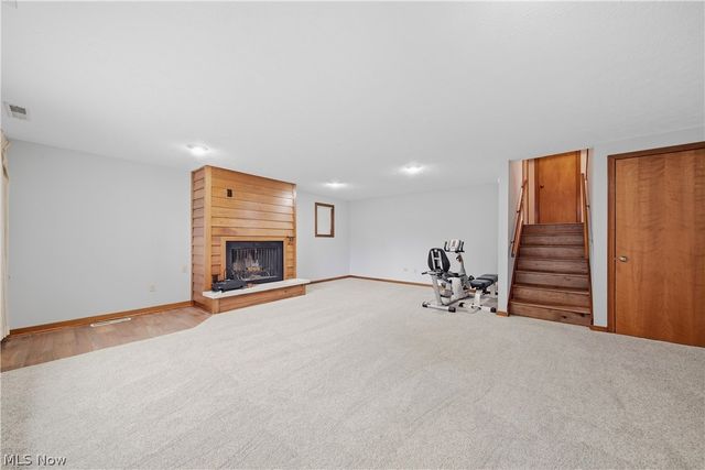 4727 Greenbriar Square NE, Canton, OH 44714