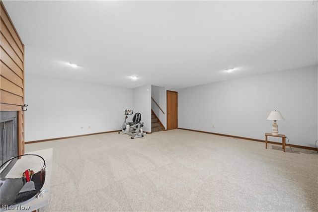 4727 Greenbriar Square NE, Canton, OH 44714