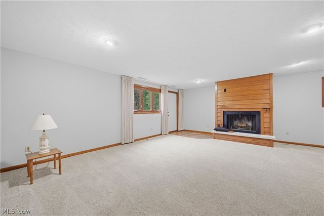 4727 Greenbriar Square NE, Canton, OH 44714