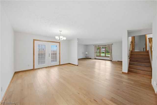 4727 Greenbriar Square NE, Canton, OH 44714