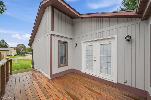 4727 Greenbriar Square NE, Canton, OH 44714