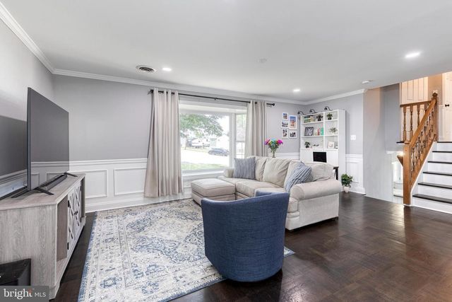 5820 HERON DR, Baltimore, MD 21227