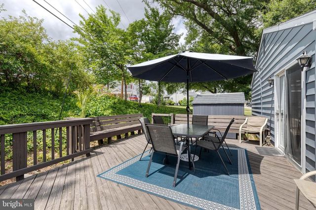 5820 HERON DR, Baltimore, MD 21227