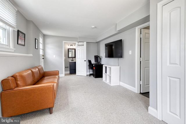 5820 HERON DR, Baltimore, MD 21227