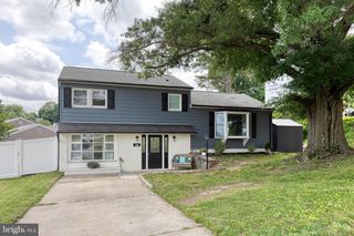 5820 HERON DR, Baltimore, MD 21227