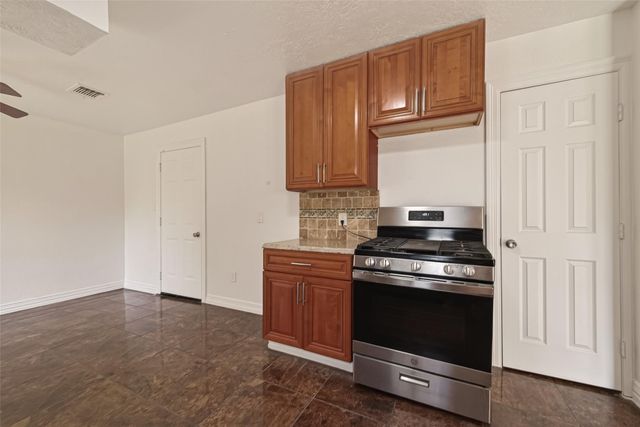 10730 Sagewind Drive, Houston, TX 77089