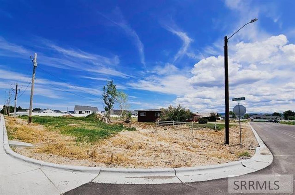 Image 4 of property listing at 11076 N Philbin Road, Chubbuck, ID 83202