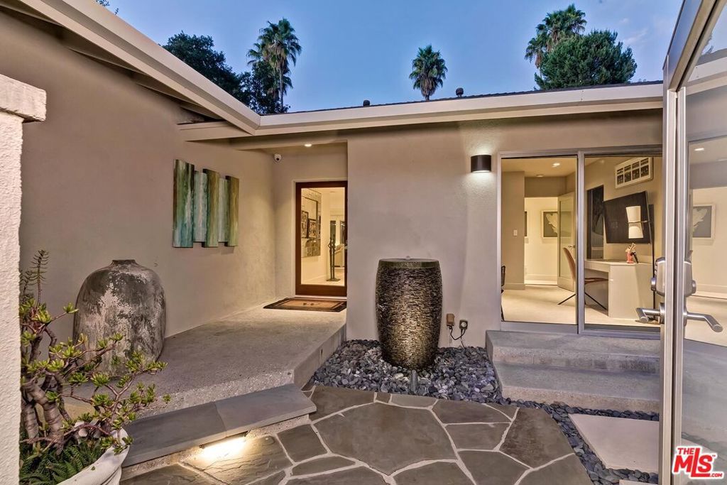 11545 Dona Cecilia Drive, Studio City, CA 91604 — photo 3
