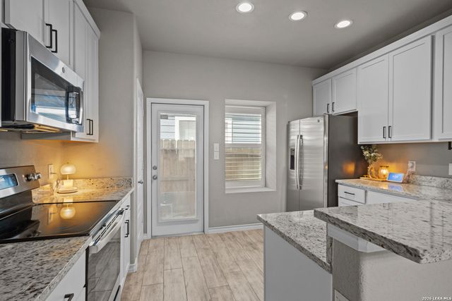 2047 Silver Oaks, San Antonio, TX 78213