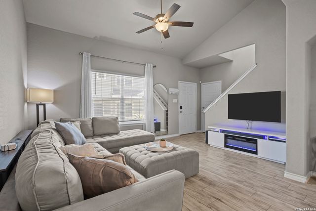 2047 Silver Oaks, San Antonio, TX 78213