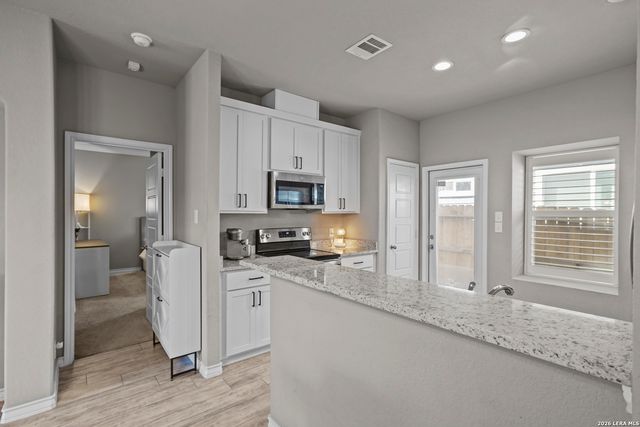 2047 Silver Oaks, San Antonio, TX 78213