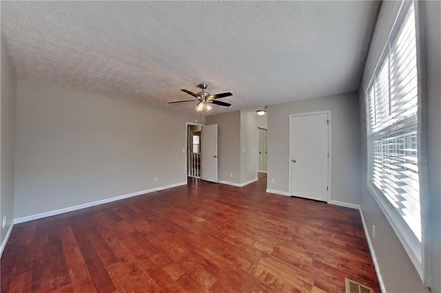 1160 Creekwood Cove, Lawrenceville, GA 30046